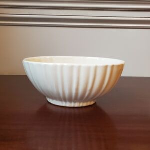 Elegant Haeger Pottery White Ribbed Bowl